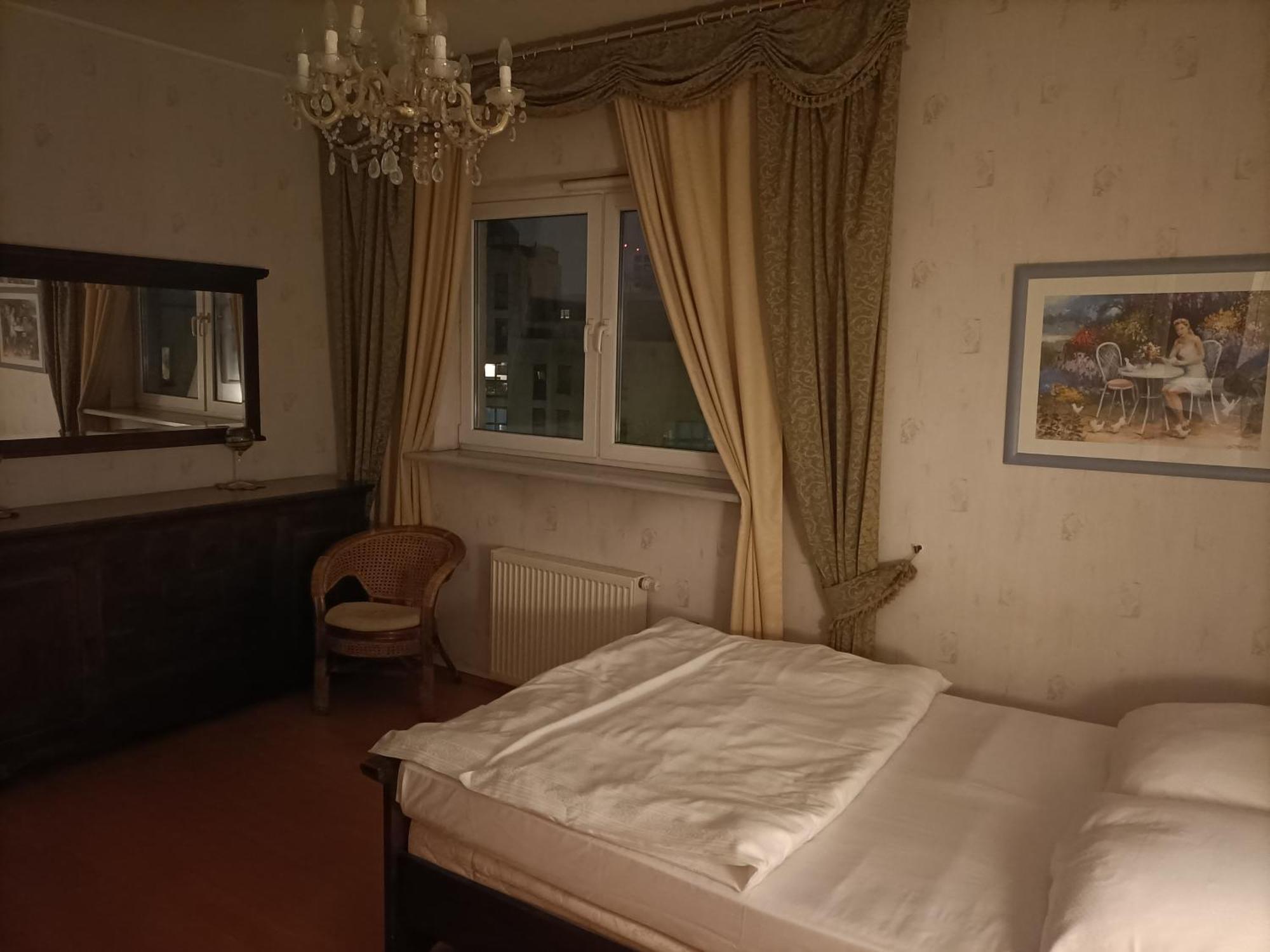Babka Tower Suites - Apartments, Rooms Varsóvia Exterior foto